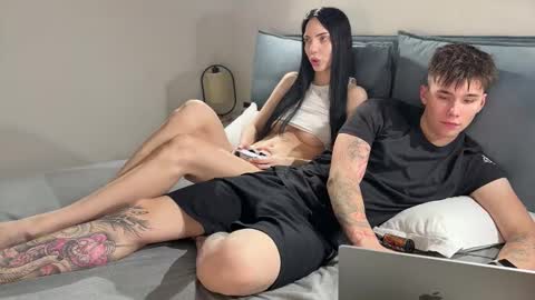 Snapshot of oliv1a_roby chatting on 10.02.25 Olivia and Robie online show from 10.02.25