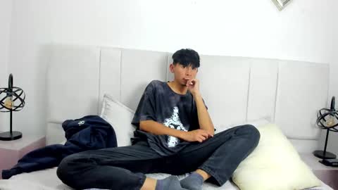 Snapshot of oliver21zk chatting on 03.04.26 Oliver21zk online show from 03.04.26