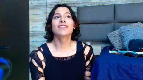 Snapshot of oliver__brown chatting on 12.15.25 Oliver online show from 12.15.25