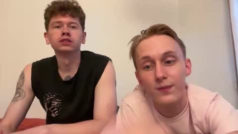 Snapshot of oliver_and_thomas chatting on 09.29.25 Oliver and Thomas online show from 09.29.25