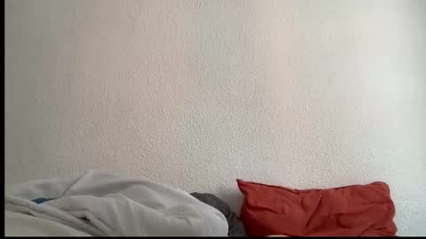 Snapshot of oliver_and_thomas chatting on 10.08.25 Oliver and Thomas online show from 10.08.25