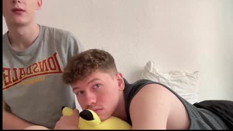 Snapshot of oliver_and_thomas chatting on 10.12.25 Oliver and Thomas online show from 10.12.25