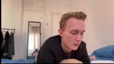 Snapshot of oliver_and_thomas chatting on 10.18.25 Oliver and Thomas online show from 10.18.25