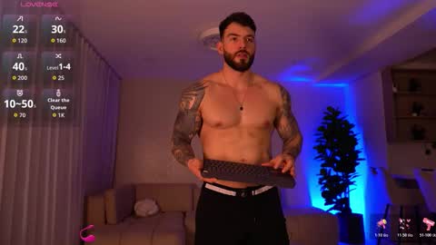 Snapshot of oliver_colt__ chatting on 10.22.25 oliver_colt__ online show from 10.22.25