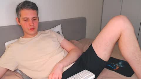 Snapshot of oliver_hort chatting on 05.06.26 Oliver online show from 05.06.26
