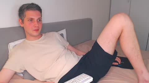Snapshot of oliver_hort chatting on 05.14.26 Oliver online show from 05.14.26