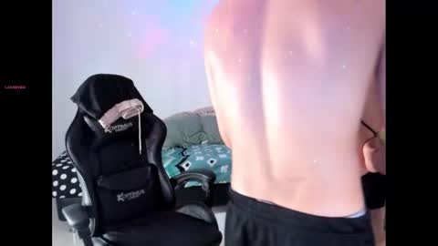 Snapshot of oliver_mrgn chatting on 09.17.25 oliver_mrgn online show from 09.17.25