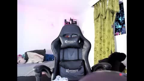 Snapshot of oliver_mrgn chatting on 10.08.25 oliver_mrgn online show from 10.08.25