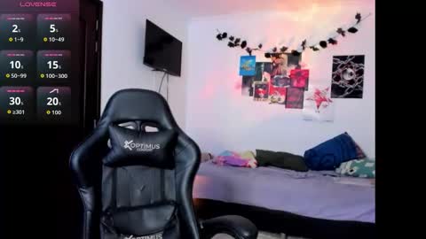 Snapshot of oliver_mrgn chatting on 12.02.25 oliver_mrgn online show from 12.02.25