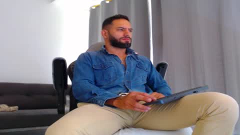 oliver online show from 11.28.25