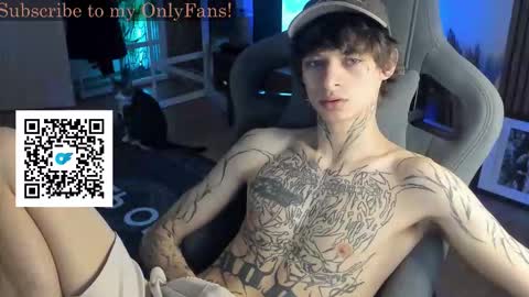 Snapshot of oliverrgroove chatting on 11.13.25 oliverrgroove online show from 11.13.25