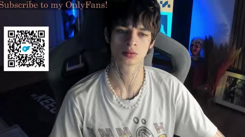 Snapshot of oliverrgroove chatting on 11.23.25 oliverrgroove online show from 11.23.25