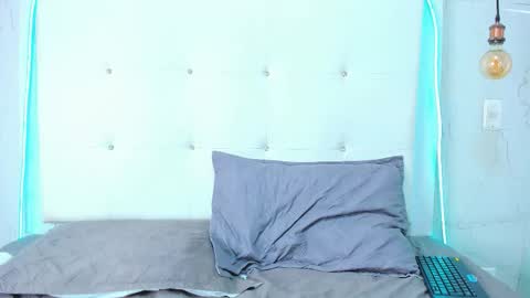  olivia  online show from 11.26.25