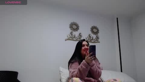 Snapshot of olivia_col chatting on 05.25.26 Olivia Gonzales online show from 05.25.26