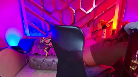  OLIVIA  online show from 12.22.25