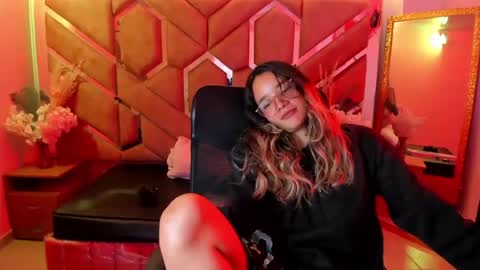 Snapshot of olivia_fox69 chatting on 07.23.26 OLIVIA online show from 07.23.26