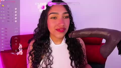 Snapshot of olivia_fx chatting on 06.18.26 Maria online show from 06.18.26