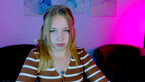 Snapshot of olivia_kit chatting on 07.10.26 olivia_kit online show from 07.10.26