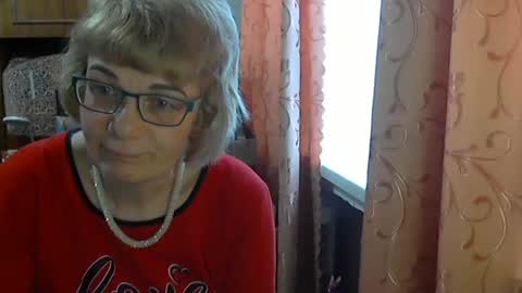 Olivia Mia online show from 04.02.26