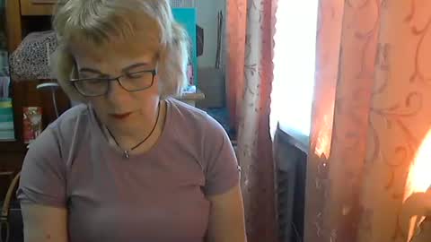Olivia Mia online show from 05.05.26