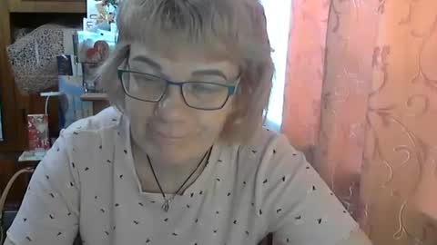 Olivia Mia online show from 05.18.26