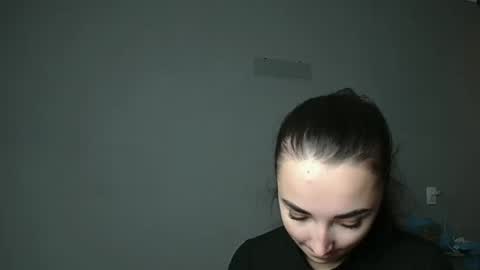 Snapshot of olivia_oliv chatting on 12.13.25 Olivia online show from 12.13.25