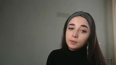 Snapshot of olivia_oliv chatting on 02.14.26 Olivia online show from 02.14.26