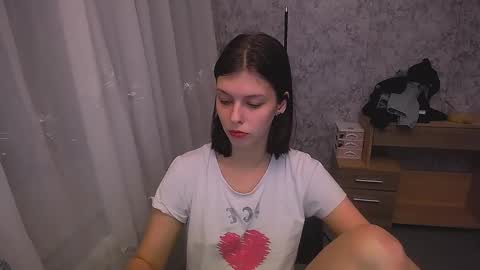 Snapshot of olivia_red_ chatting on 01.05.25 Olivia online show from 01.05.25