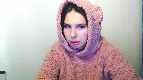 Snapshot of olivia_red_ chatting on 09.18.25 Olivia online show from 09.18.25