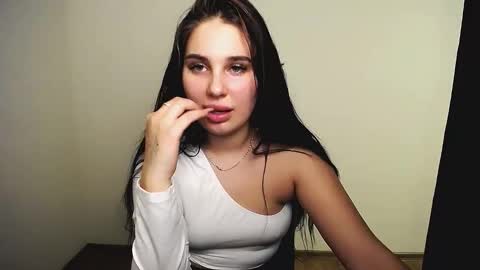 Olivia online show from 11.26.25