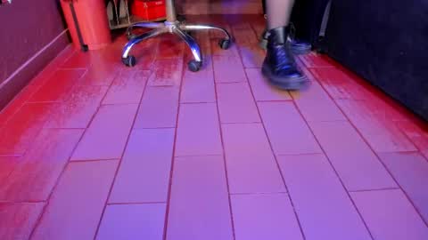   online show from 03.04.25