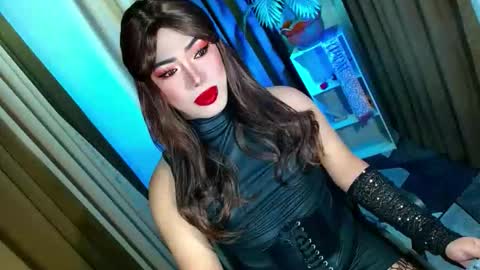 Miss OLIVIA online show from 10.15.25
