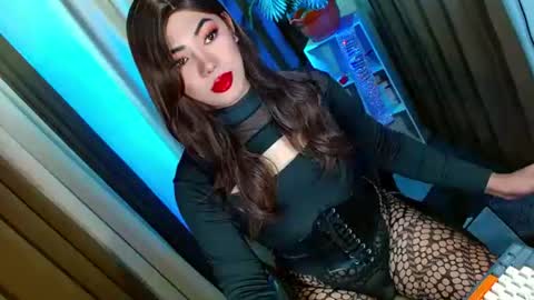 Miss OLIVIA online show from 10.22.25