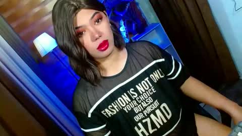 Snapshot of olivia_the_temptress27 chatting on 02.25.26 Miss OLIVIA online show from 02.25.26