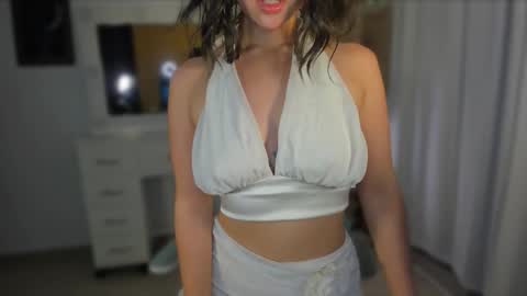 Snapshot of olivia_xd_ chatting on 01.10.26 Olivia online show from 01.10.26