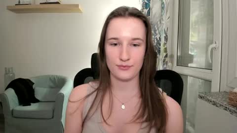 Snapshot of oliviaaa2003 chatting on 01.07.25 Oliwiaa2004 online show from 01.07.25