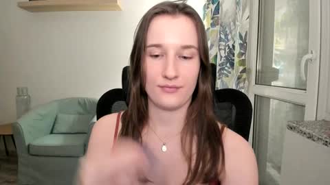 Snapshot of oliviaaa2003 chatting on 01.08.25 Oliwiaa2004 online show from 01.08.25