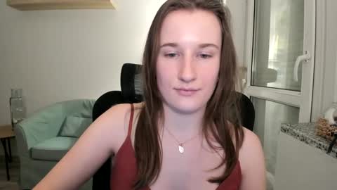 Snapshot of oliviaaa2003 chatting on 01.11.25 Oliwiaa2004 online show from 01.11.25