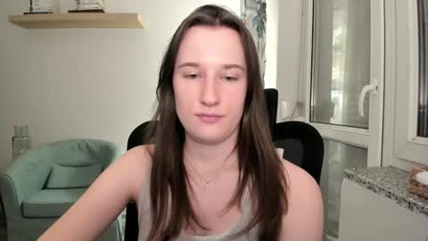 Snapshot of oliviaaa2003 chatting on 02.02.25 Oliwiaa2004 online show from 02.02.25