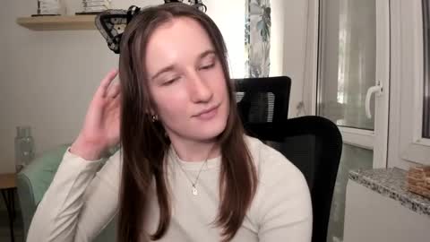 Snapshot of oliviaaa2003 chatting on 02.15.25 Oliwiaa2004 online show from 02.15.25