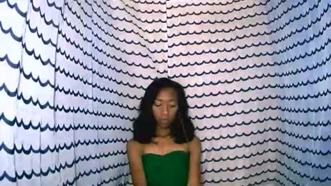 oliviah27 online show from 10.30.25