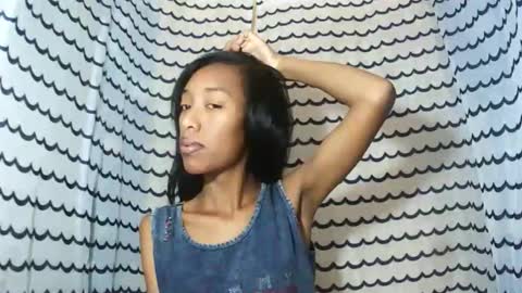 oliviah27 online show from 11.15.25