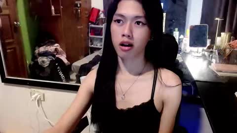 Snapshot of oliviaknightx chatting on 02.01.26 oliviaknightx online show from 02.01.26