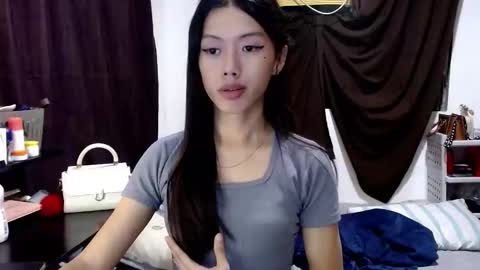 Snapshot of oliviaknightx chatting on 02.08.26 oliviaknightx online show from 02.08.26