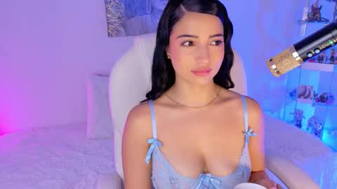 Olivia Mcneill  online show from 03.10.26