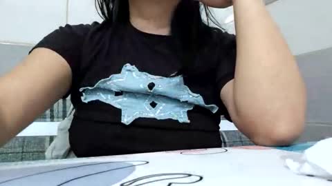 Snapshot of oliviaoly chatting on 12.14.25 Olivia online show from 12.14.25