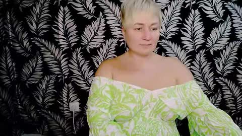 Kelly online show from 12.16.24