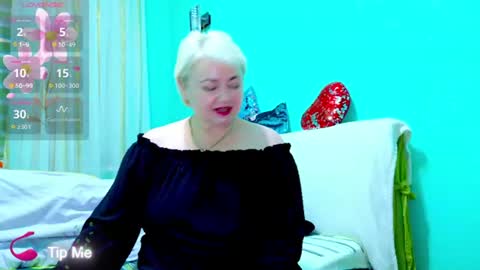 Snapshot of oliviaparadise chatting on 06.14.26 oliviaparadise online show from 06.14.26