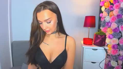 OliviaWomen online show from 10.22.25