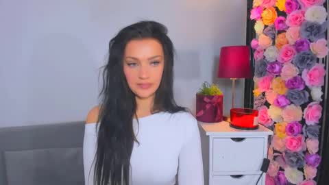 OliviaWomen online show from 11.11.25